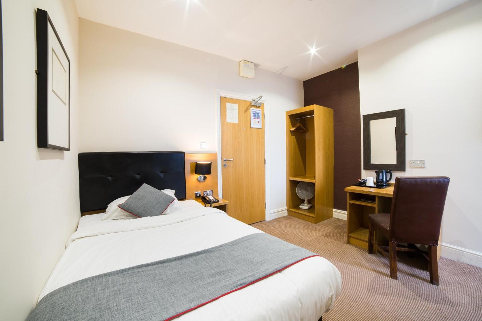 Oyo Imperial Hotel Barrow-in-Furness Exterior photo