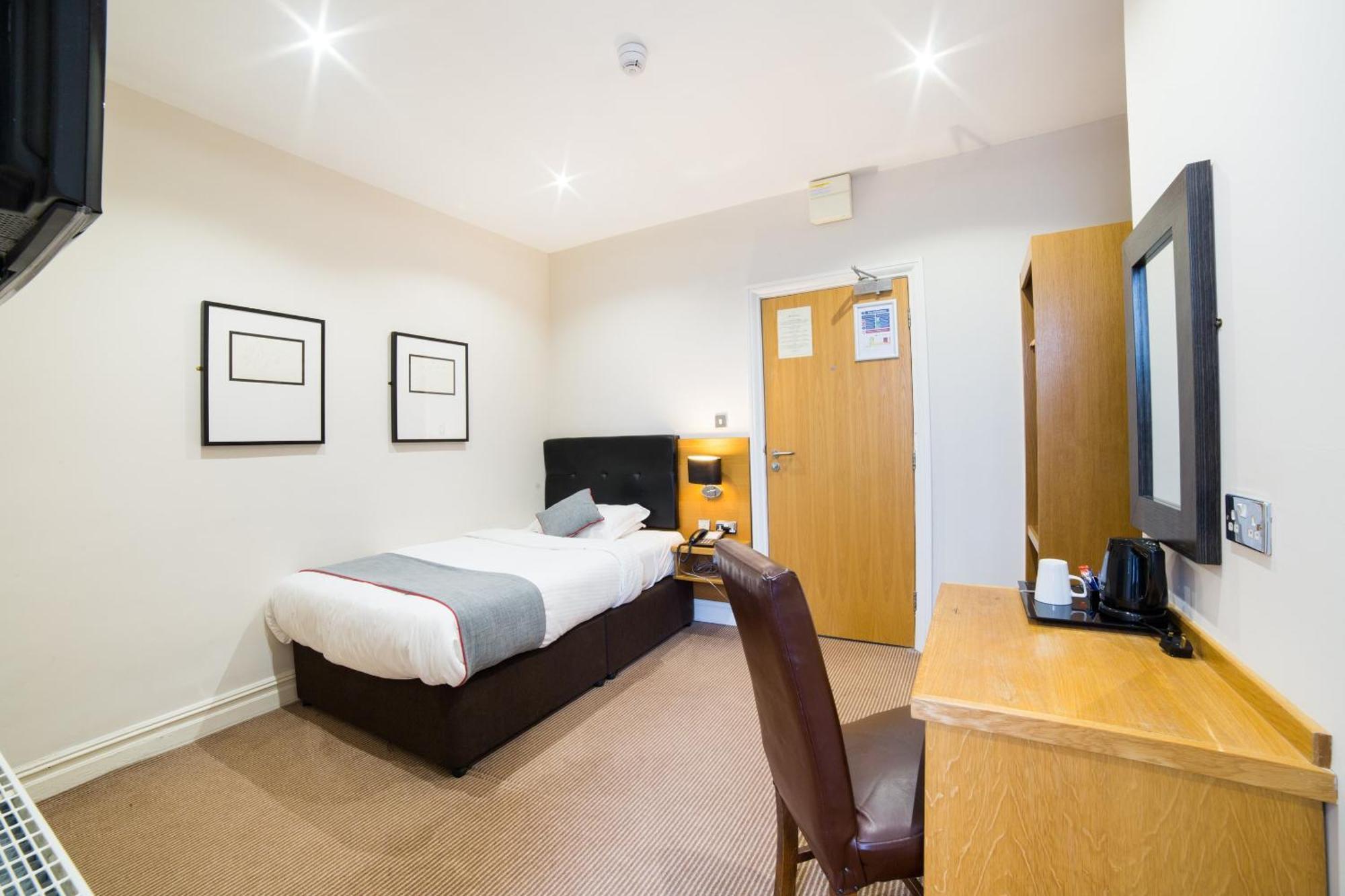 Oyo Imperial Hotel Barrow-in-Furness Exterior photo